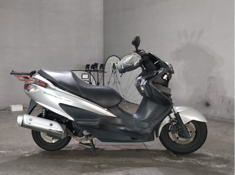 Мотоцикл Suzuki BURGMAN 200