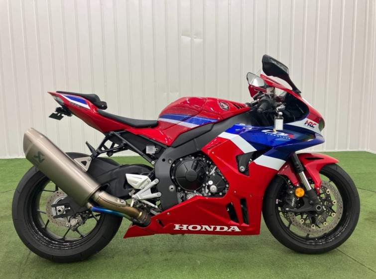 Мотоцикл Honda CBR1000RR-R FB SP с пробегом 10645 km