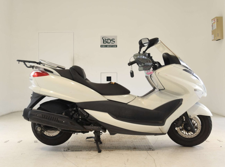 Мотоцикл Yamaha MAJESTY 250