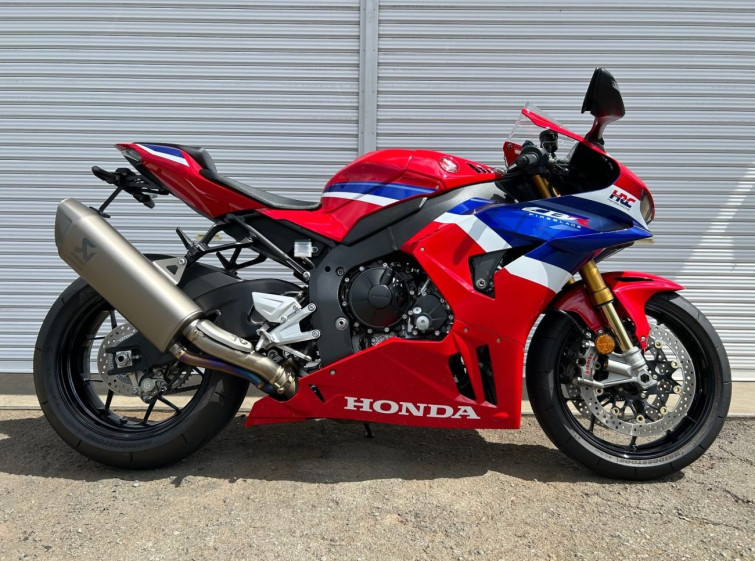 Мотоцикл Honda CBR1000RR-R FB SP с пробегом 1159 km