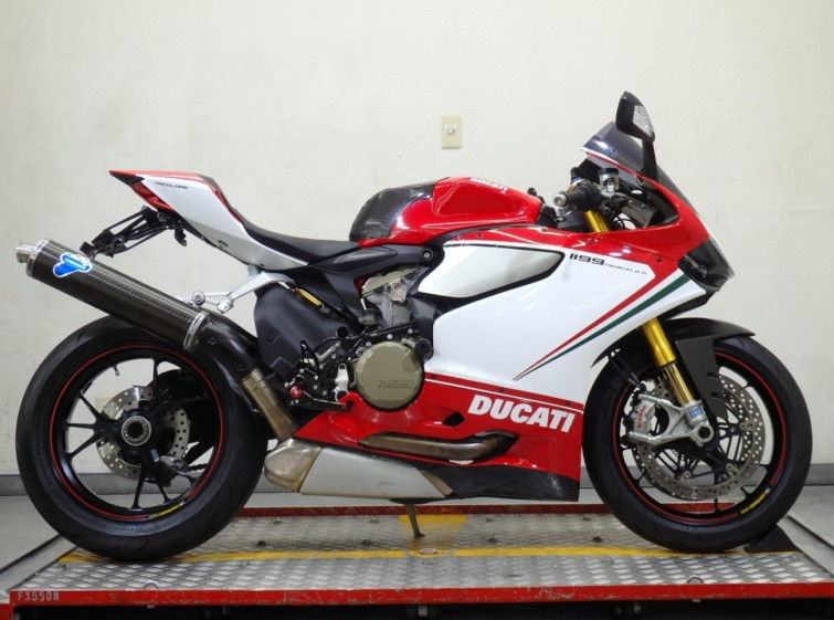 Мотоцикл Ducati 1199 PANIGALE S з пробігом 21431 km