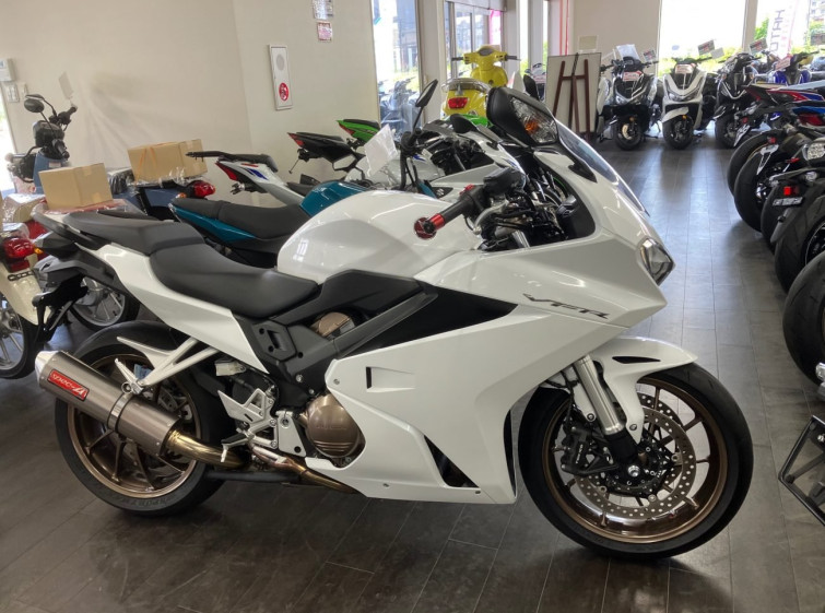 Мотоцикл Honda VFR800F с пробегом 6630 km