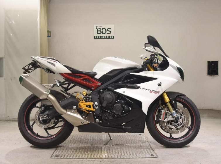 Мотоцикл Triumph DAYTONA 675R з пробігом 13772 km