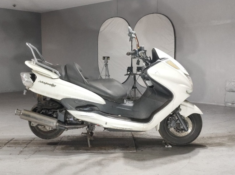 Мотоцикл Yamaha MAJESTY 250