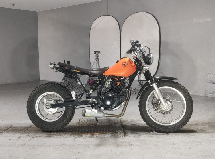 Мотоцикл Yamaha TW225 з пробігом 364 km