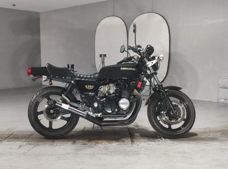 Мотоцикл Kawasaki ZEFAR 550 с пробегом 24306 m