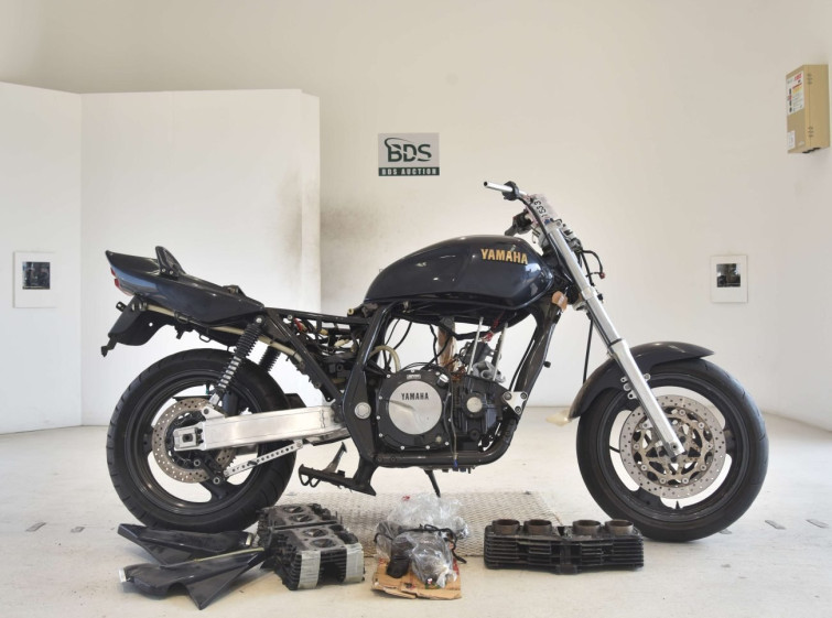 Мотоцикл Yamaha XJR1200