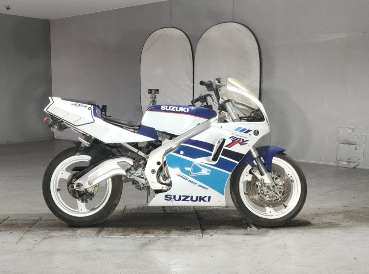 Мотоцикл Suzuki RGV250 GAMMA