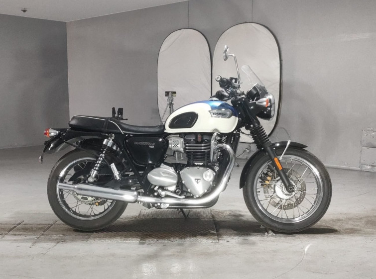 Мотоцикл Triumph BONNEVILLE T100 с пробегом 18226 km