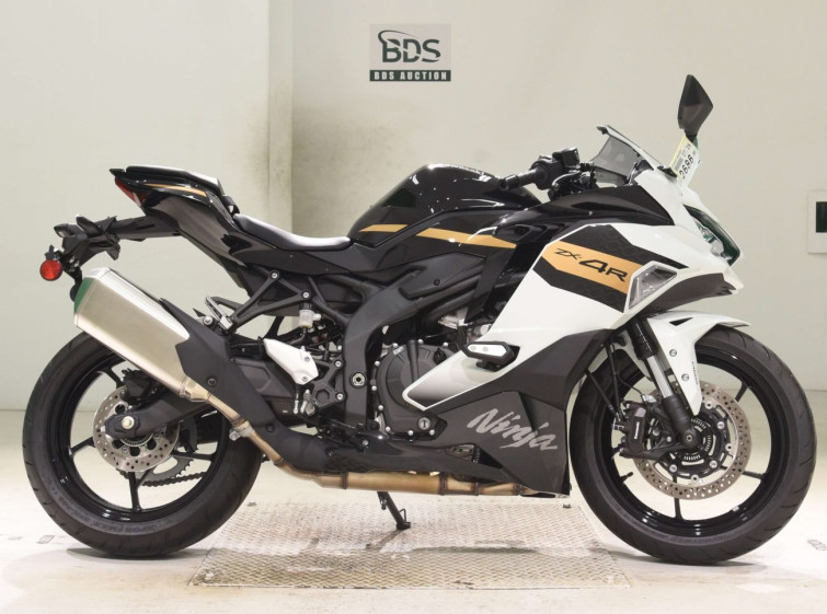 Мотоцикл Kawasaki ZX-4R SE з пробігом 1011 km