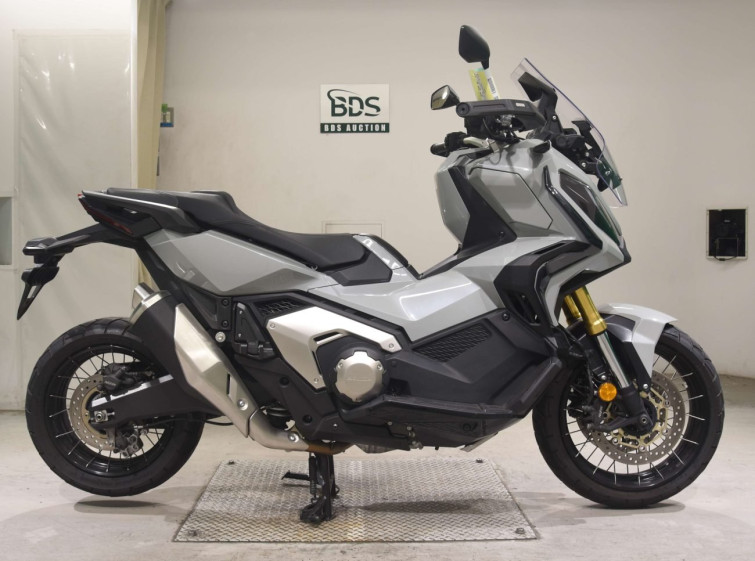Мотоцикл Honda X-ADV750-2 з пробігом 19157 km