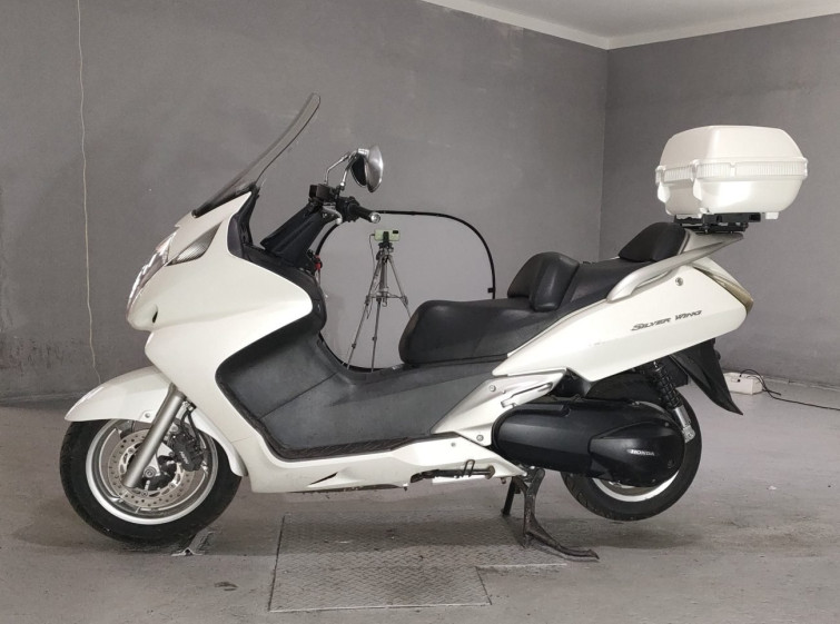 Мотоцикл Honda SILVERWING600 с пробегом 923 km