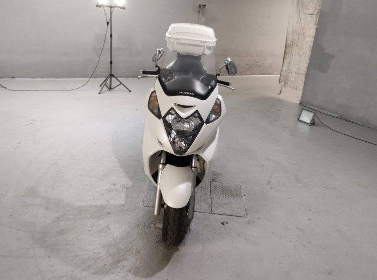 Мотоцикл Honda SILVERWING600 с пробегом 923 km