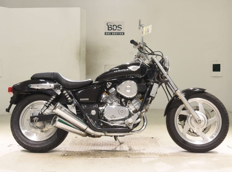 Мотоцикл Honda MAGNA250 з пробігом 26614 km