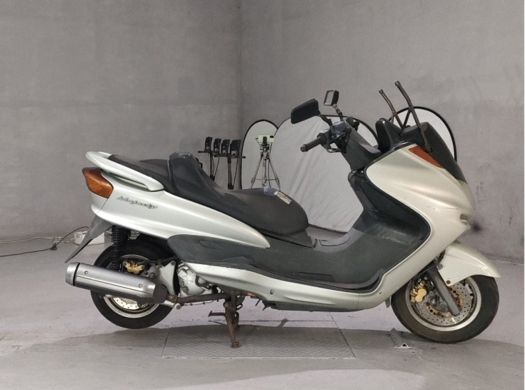 Мотоцикл Yamaha MAJESTY 250 с пробегом 3918 km