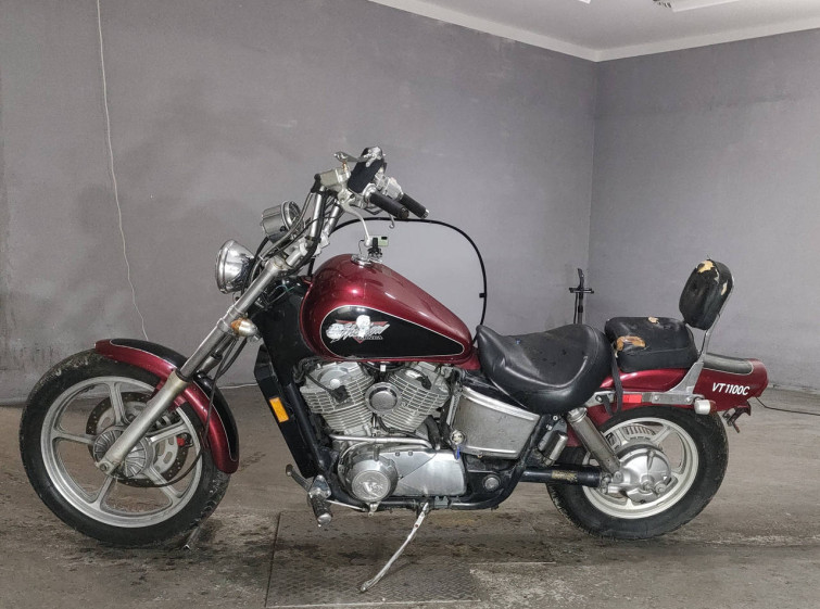 Мотоцикл Honda SHADOW1100 з пробігом 37713 m