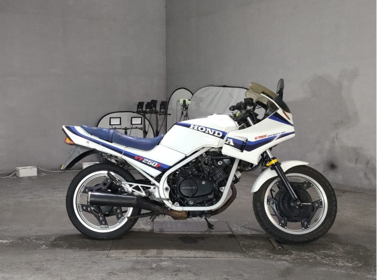 Мотоцикл Honda VT250F XELVIS с пробегом 44308 km