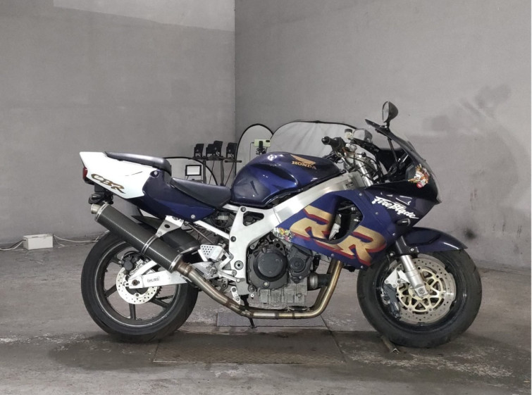 Мотоцикл Honda CBR900RR з пробігом 17830 km