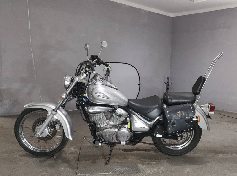 Мотоцикл Suzuki INTRUDER 250LC с пробегом 17340 km