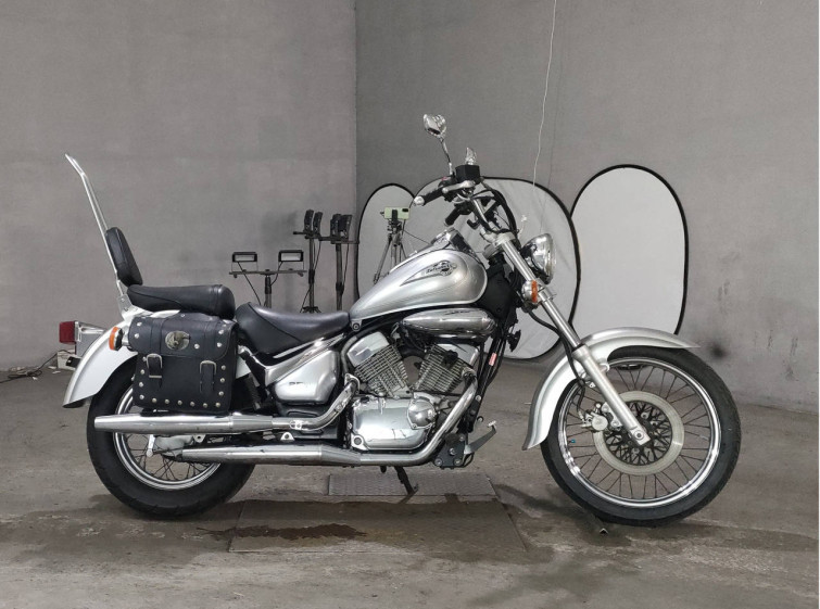 Мотоцикл Suzuki INTRUDER 250LC с пробегом 17340 km