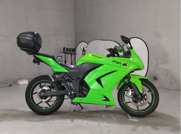 Мотоцикл Kawasaki NINJA250R с пробегом 25163 km