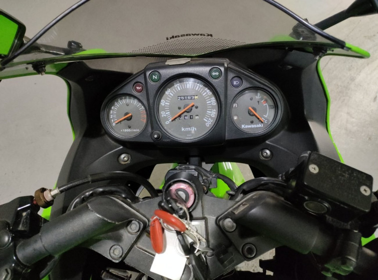 Мотоцикл Kawasaki NINJA250R с пробегом 25163 km
