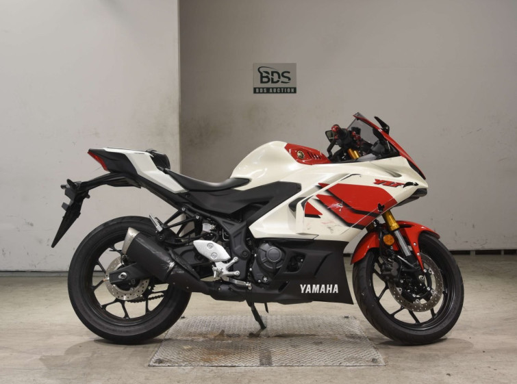Мотоцикл Yamaha YZF-R3 с пробегом 2002 km