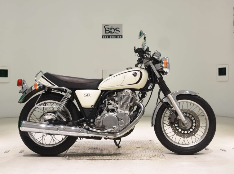 Мотоцикл Yamaha SR400 с пробегом 11500 km