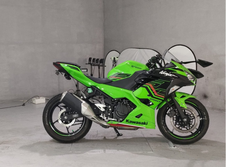 Мотоцикл Kawasaki NINJA250 з пробігом 8238 km