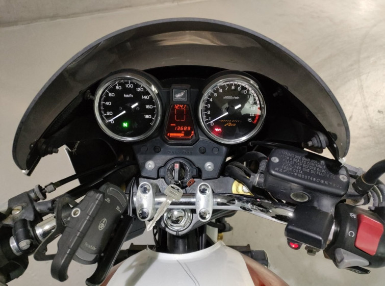 Мотоцикл Honda CB400SFV з пробігом 13689 km