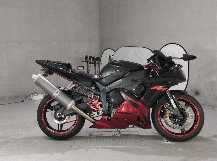 Мотоцикл Yamaha YZF-R1 з пробігом 28758 km