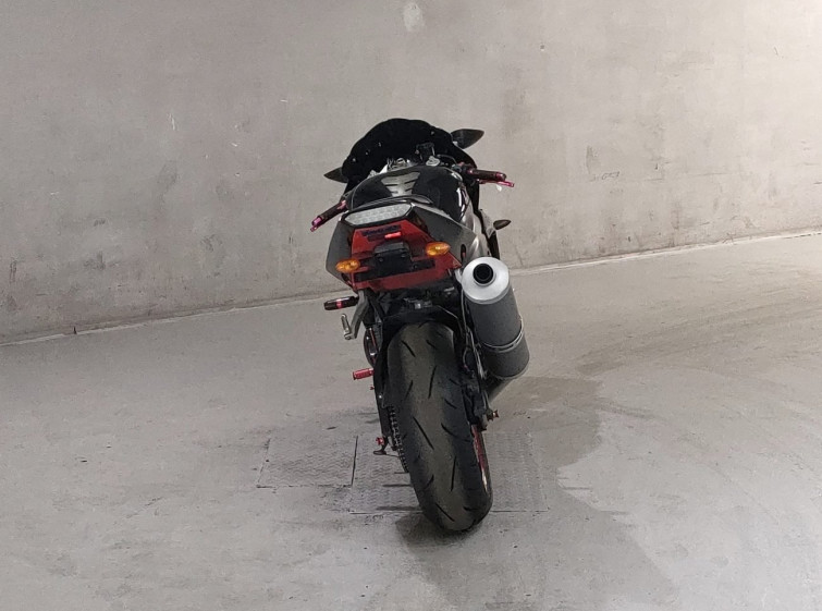 Мотоцикл Yamaha YZF-R1 з пробігом 28758 km