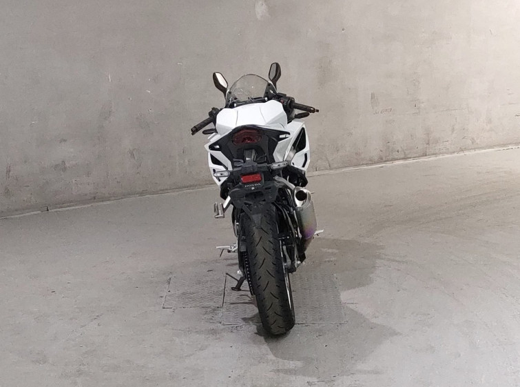 Мотоцикл Honda CBR250RR с пробегом 9951 km