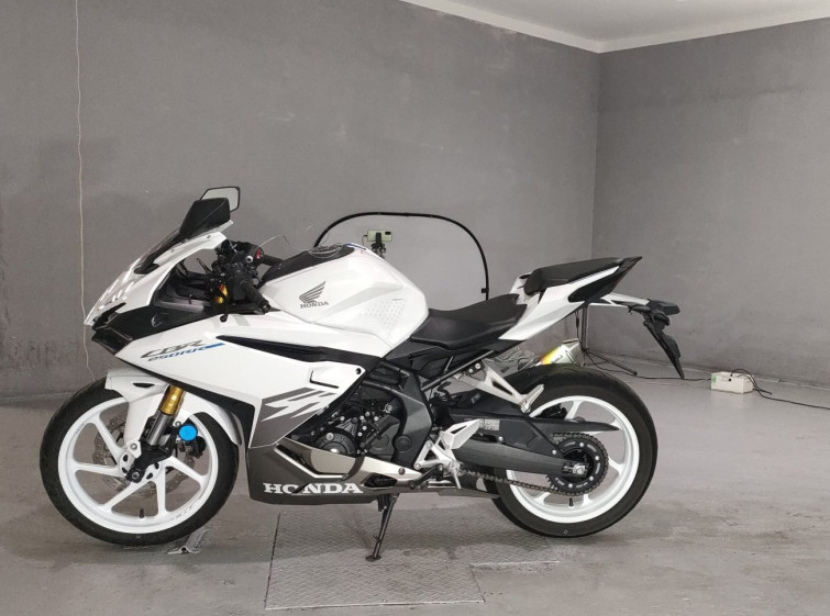 Мотоцикл Honda CBR250RR с пробегом 9951 km