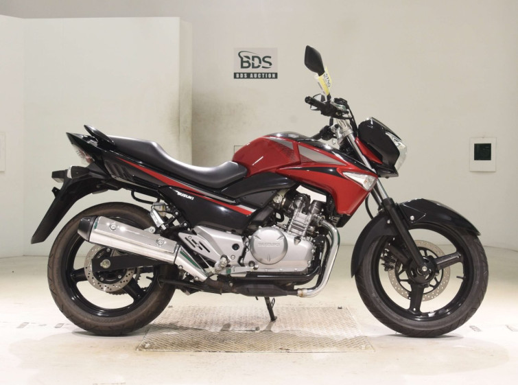 Мотоцикл Suzuki GSR250 с пробегом 1585 km