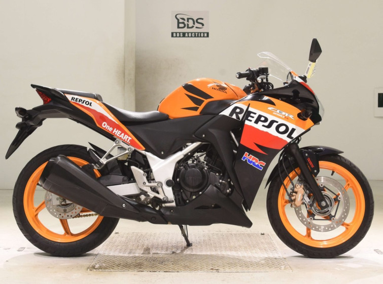 Мотоцикл Honda CBR250R з пробігом 16227 km