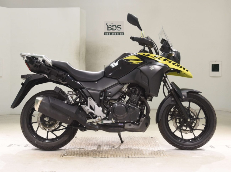 Мотоцикл Suzuki V-STROM DL250 с пробегом 2772 km