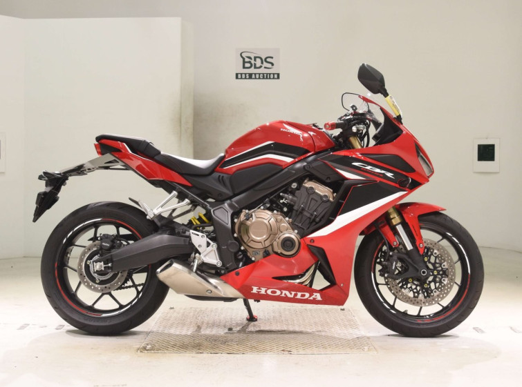 Мотоцикл Honda CB650R с пробегом 1799 km
