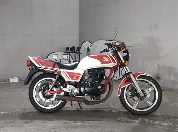 Мотоцикл Honda CB250 SUPER HAWK с пробегом 25940 km