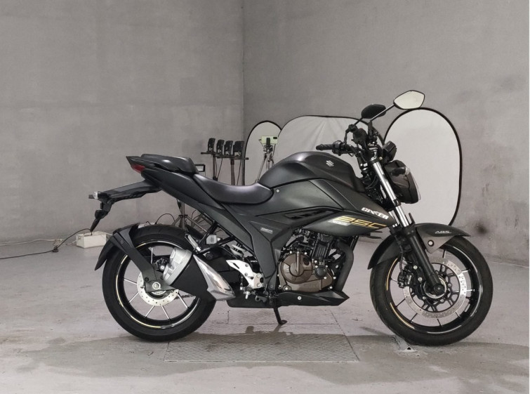 Мотоцикл Suzuki GIXXER250 з пробігом 1870 km