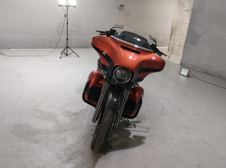 Мотоцикл HD STREET GLIDE FLHXS1870 с пробегом 10509 km