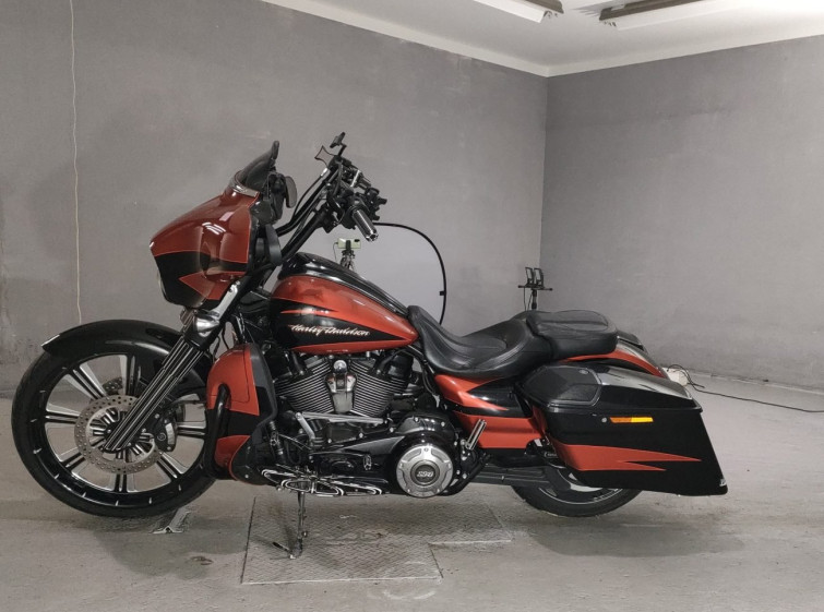 Мотоцикл HD STREET GLIDE FLHXS1870 с пробегом 10509 km