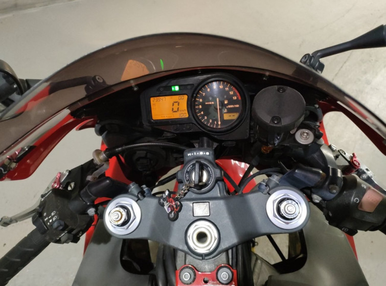 Мотоцикл Honda CBR954RR з пробігом 23947 km