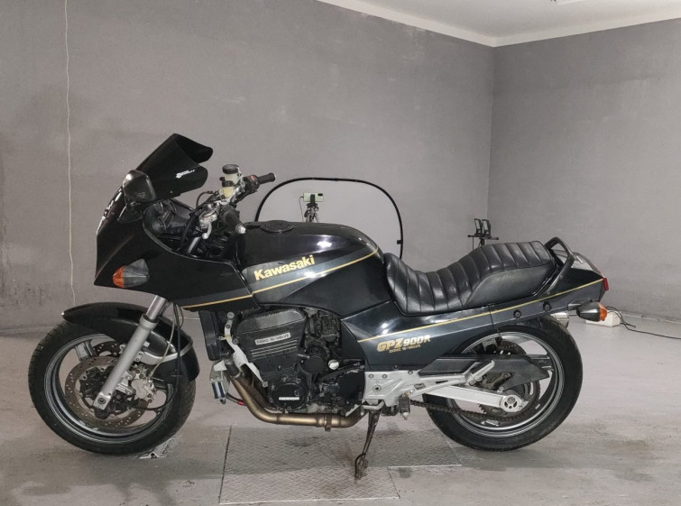 Мотоцикл Kawasaki GPZ900R з пробігом 18290 km