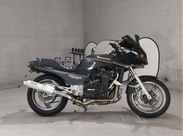 Мотоцикл Kawasaki GPZ900R з пробігом 18290 km