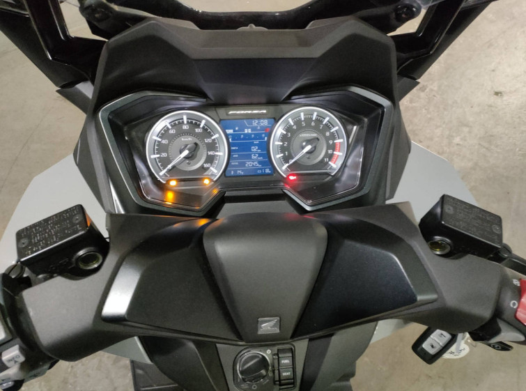 Мотоцикл Honda FORZA з пробігом 2045 km