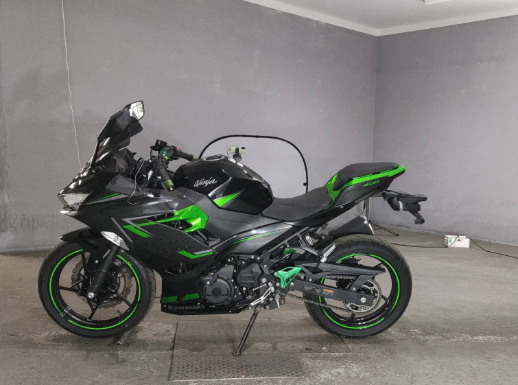 Мотоцикл Kawasaki NINJA400 з пробігом 6314 km