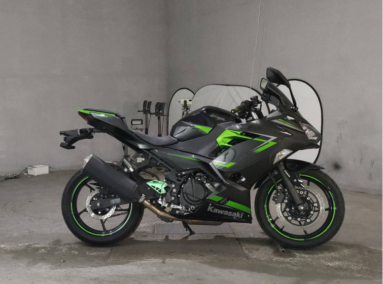 Мотоцикл Kawasaki NINJA400 з пробігом 6314 km
