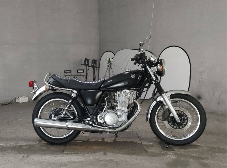Мотоцикл Yamaha SR400 с пробегом 6417 km