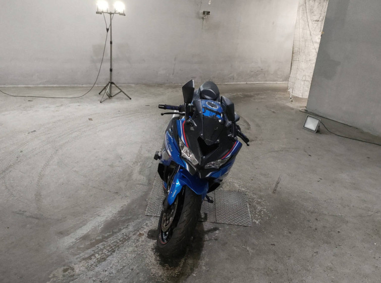 Мотоцикл Kawasaki ninja zx-4r se з пробігом 2458 km